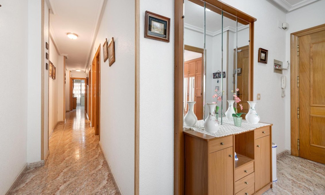 Segunda mano - Apartamento -
Guardamar del Segura - Pueblo