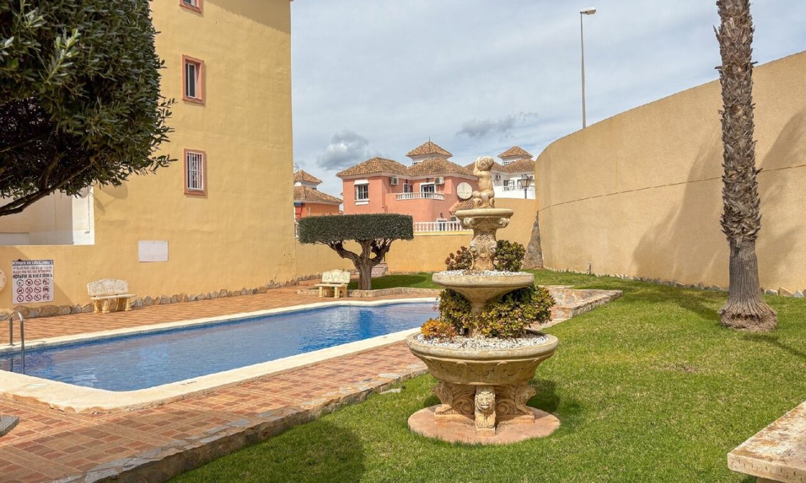 Segunda mano - Apartamento -
Villamartin - Costa Blanca