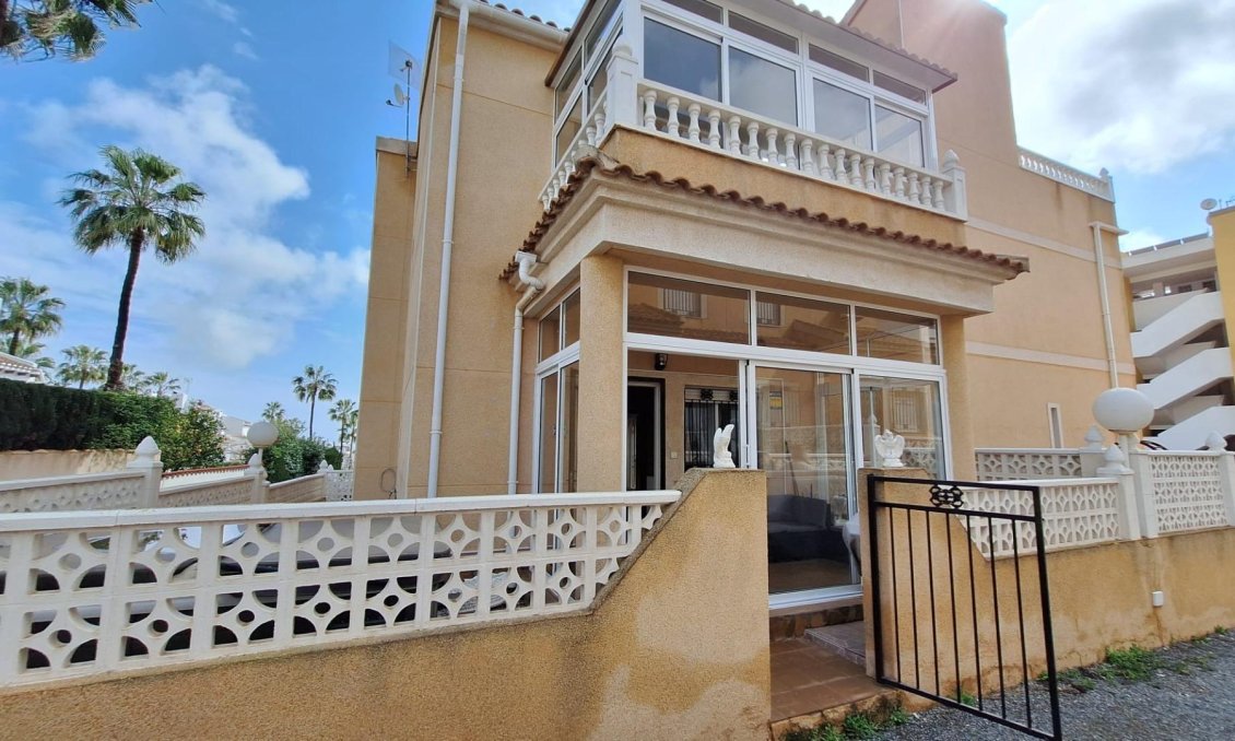 Használt Ingatlanok - Villa -
Orihuela Costa - Villamartín-las Filipinas