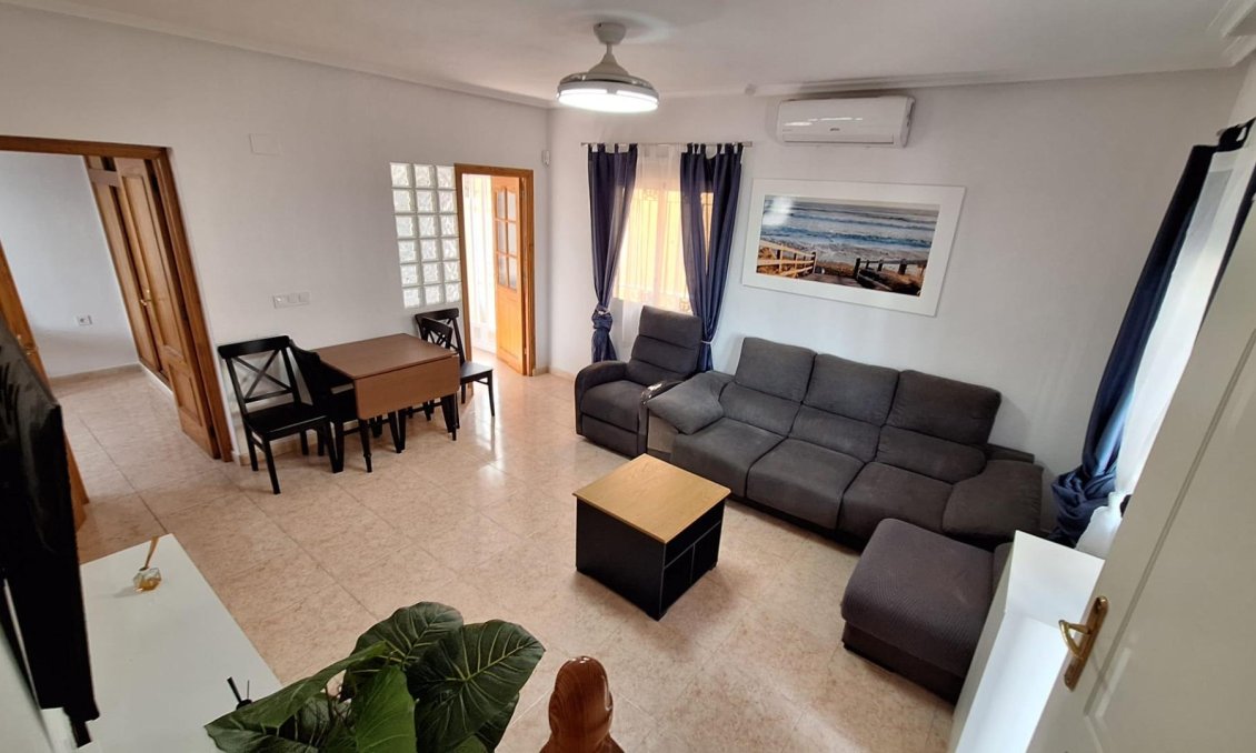 Használt Ingatlanok - Villa -
Orihuela Costa - Villamartín-las Filipinas