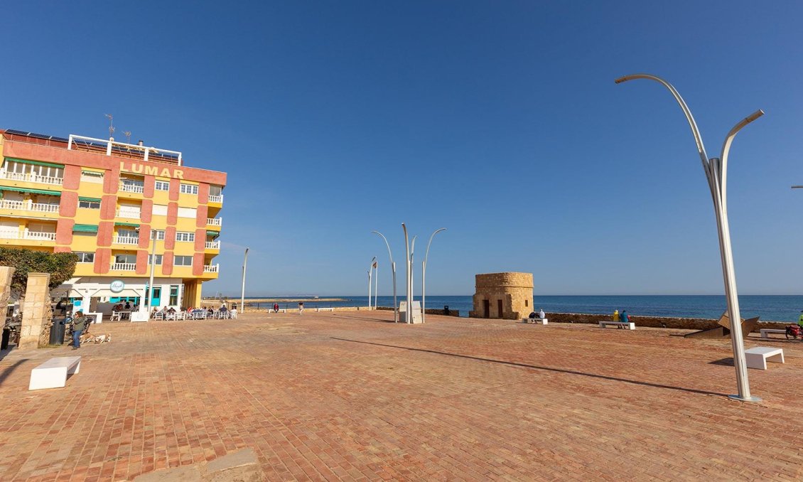 Segunda mano - Apartamento -
Torrevieja - La Mata Pueblo