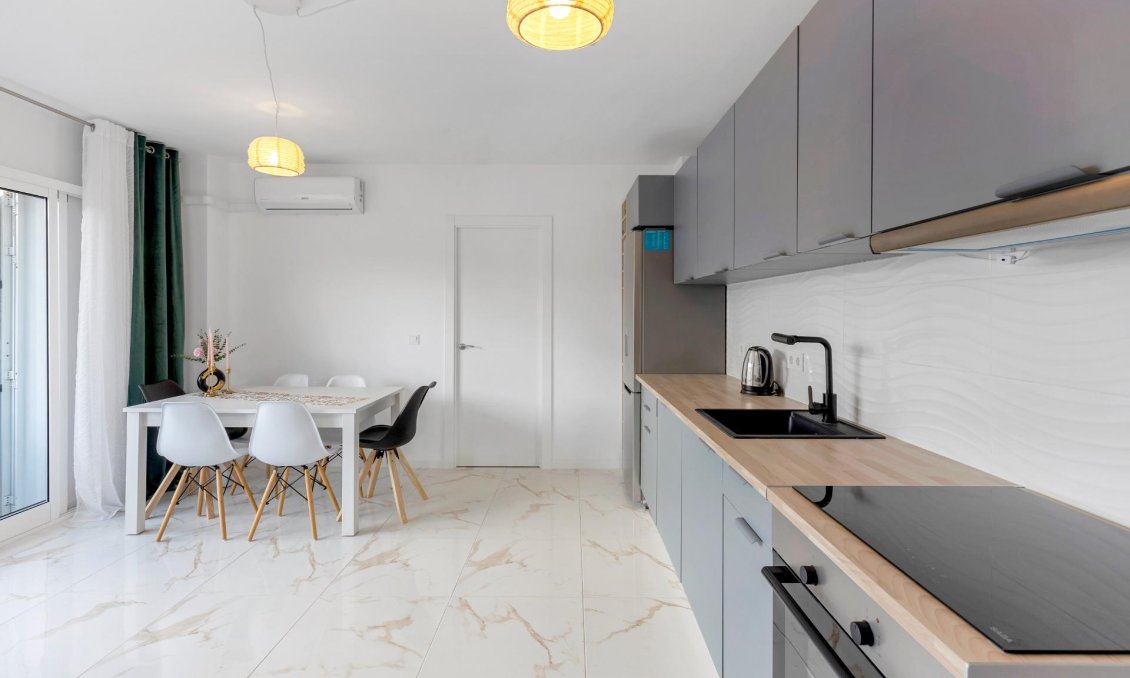 Segunda mano - Apartamento -
Torrevieja - La Mata Pueblo