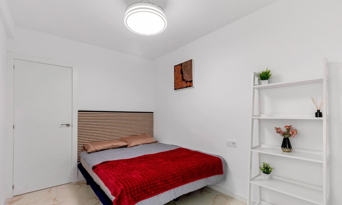 Segunda mano - Apartamento -
Torrevieja - La Mata Pueblo