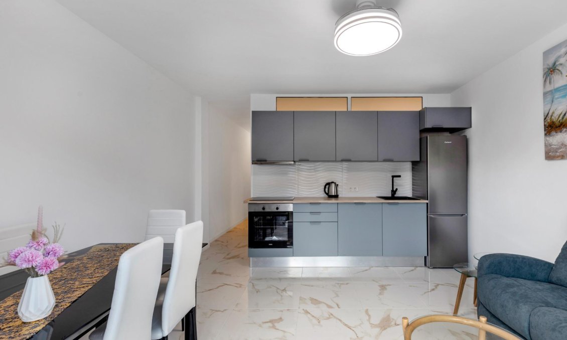 Segunda mano - Apartamento -
Torrevieja - Playa del Cura