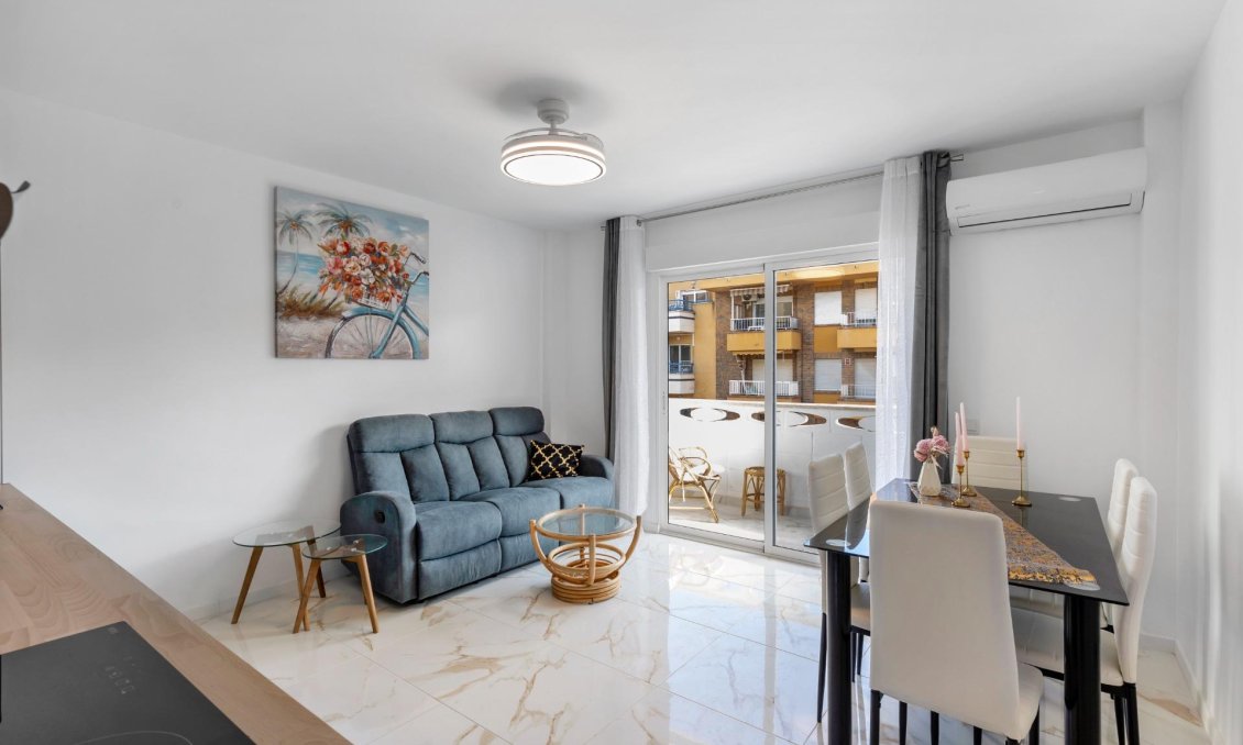 Segunda mano - Apartamento -
Torrevieja - Playa del Cura