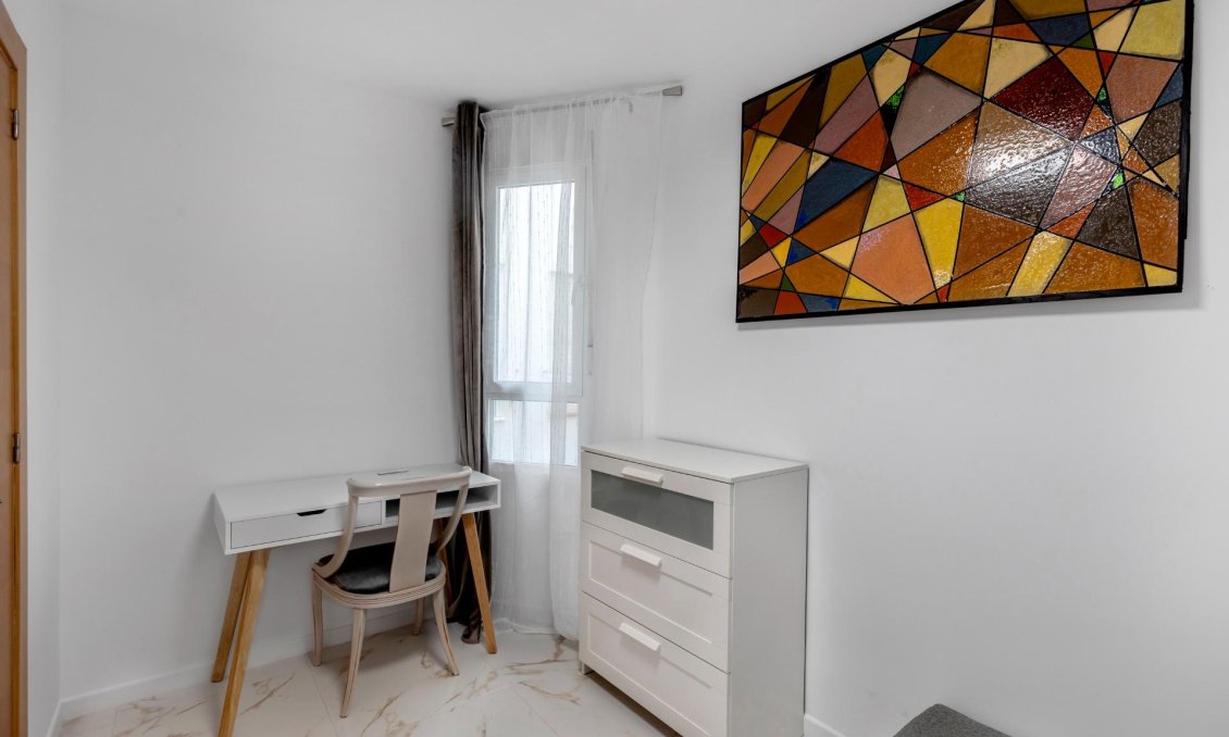 Segunda mano - Apartamento -
Torrevieja - Playa del Cura