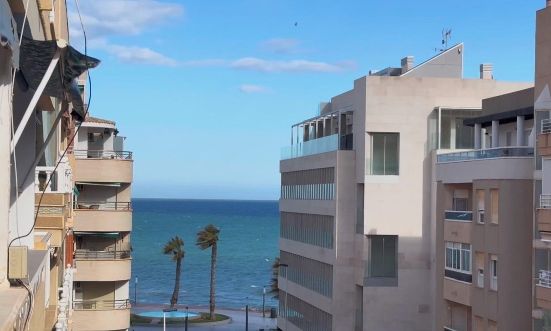 Segunda mano - Apartamento -
Torrevieja - Playa del Cura