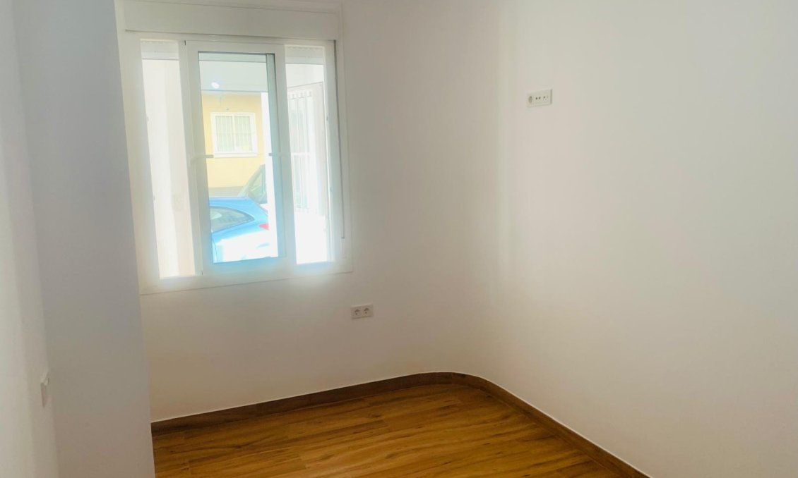 Wiederverkauf - Wohnung -
Torrevieja - Playa del Cura