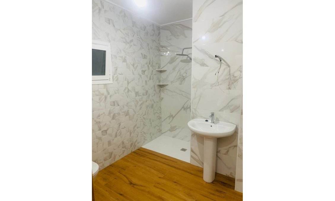Wiederverkauf - Wohnung -
Torrevieja - Playa del Cura