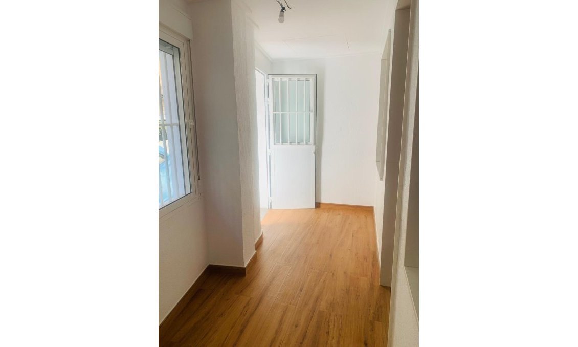 Wiederverkauf - Wohnung -
Torrevieja - Playa del Cura