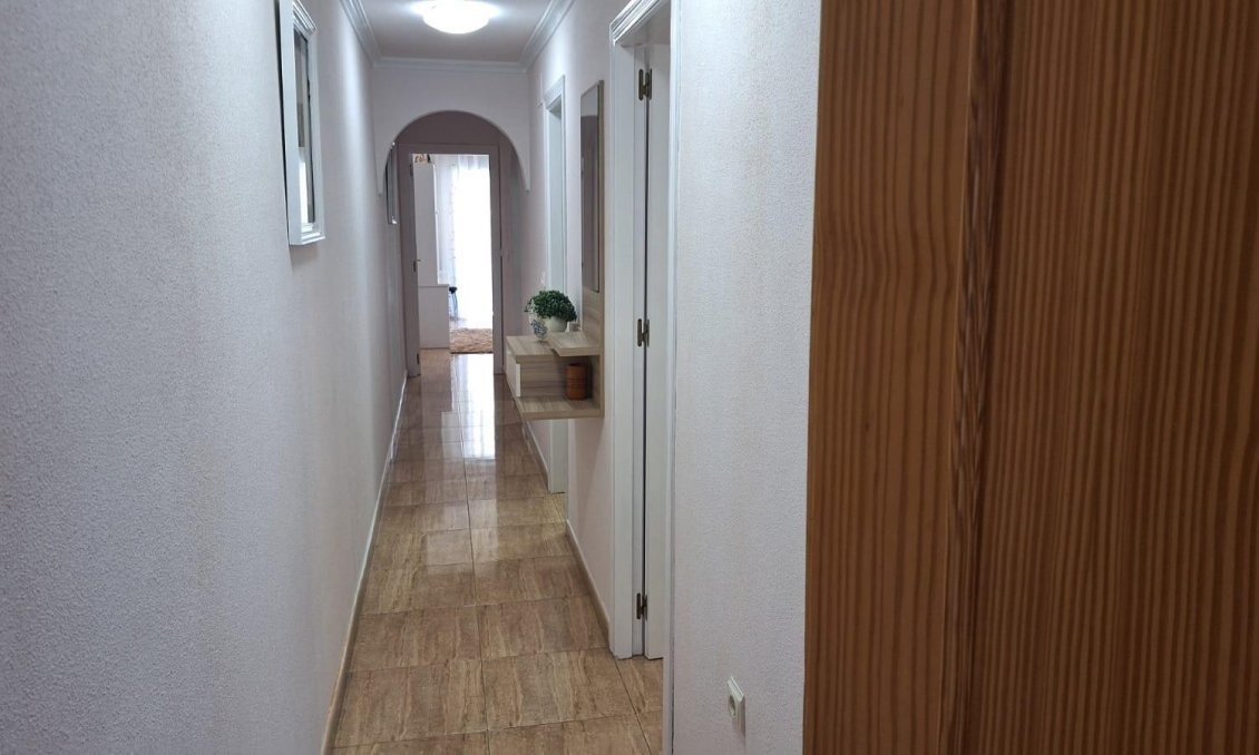 Használt Ingatlanok - Apartman -
Torrevieja - Playa del Cura