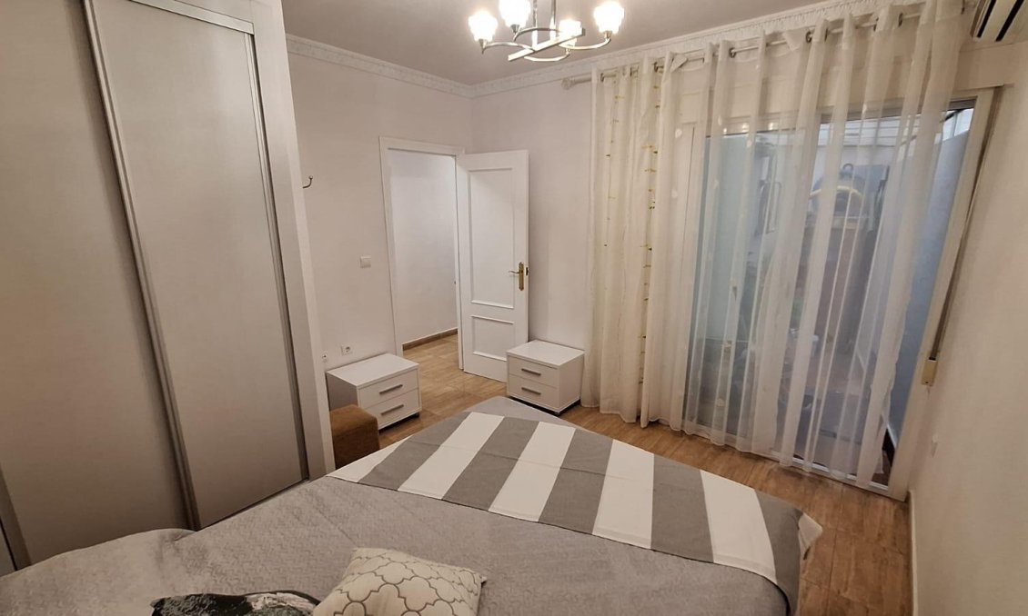 Használt Ingatlanok - Apartman -
Torrevieja - Playa del Cura