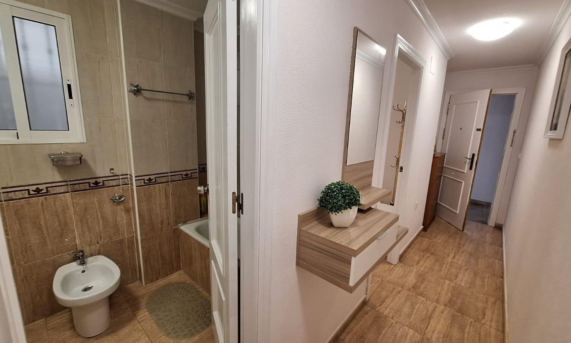 Használt Ingatlanok - Apartman -
Torrevieja - Playa del Cura