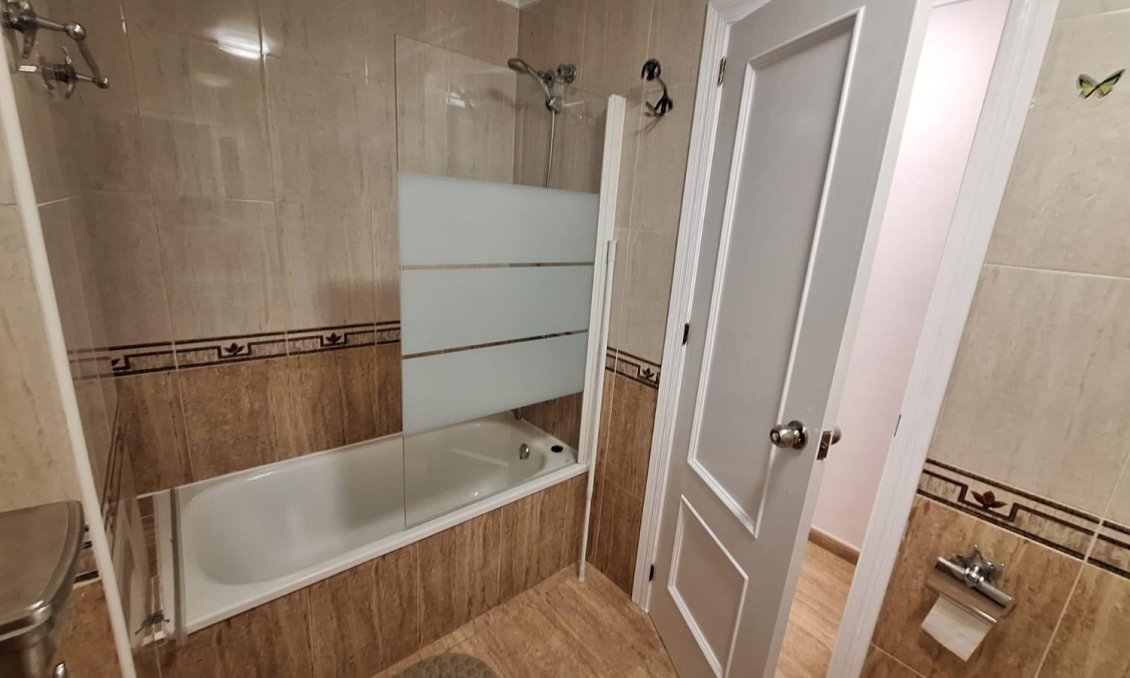 Használt Ingatlanok - Apartman -
Torrevieja - Playa del Cura