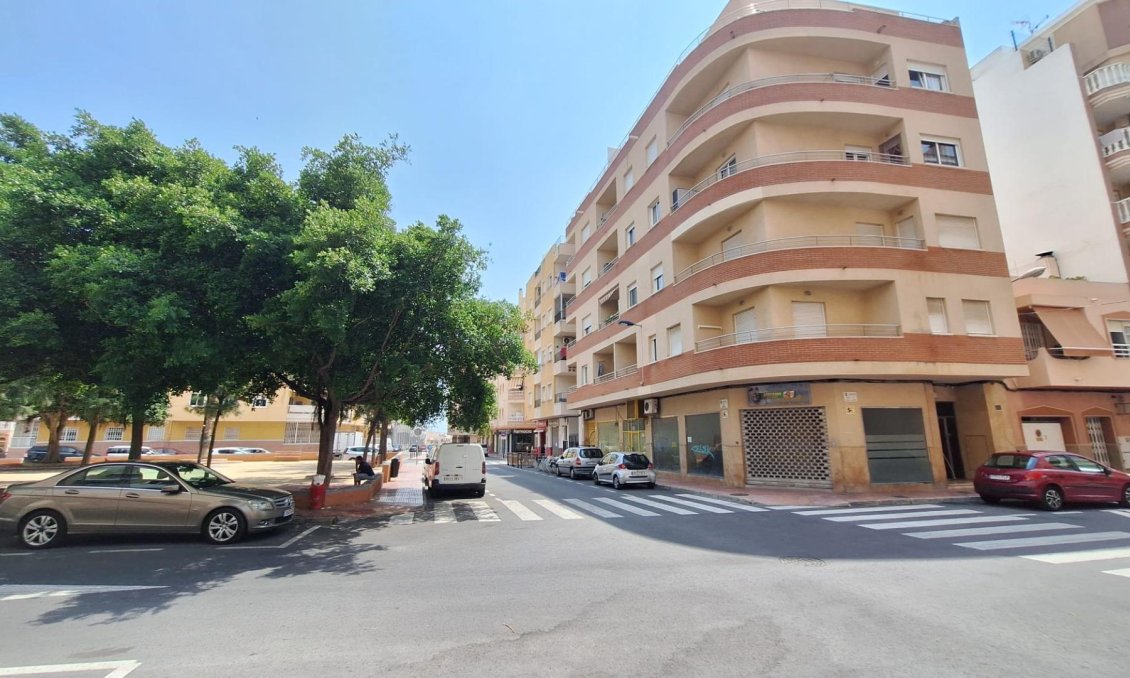 Használt Ingatlanok - Apartman -
Torrevieja - Playa del Cura