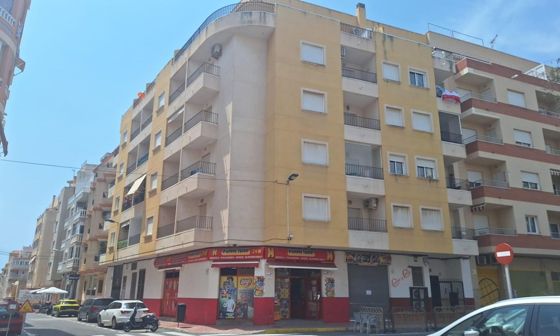 Használt Ingatlanok - Apartman -
Torrevieja - Playa del Cura