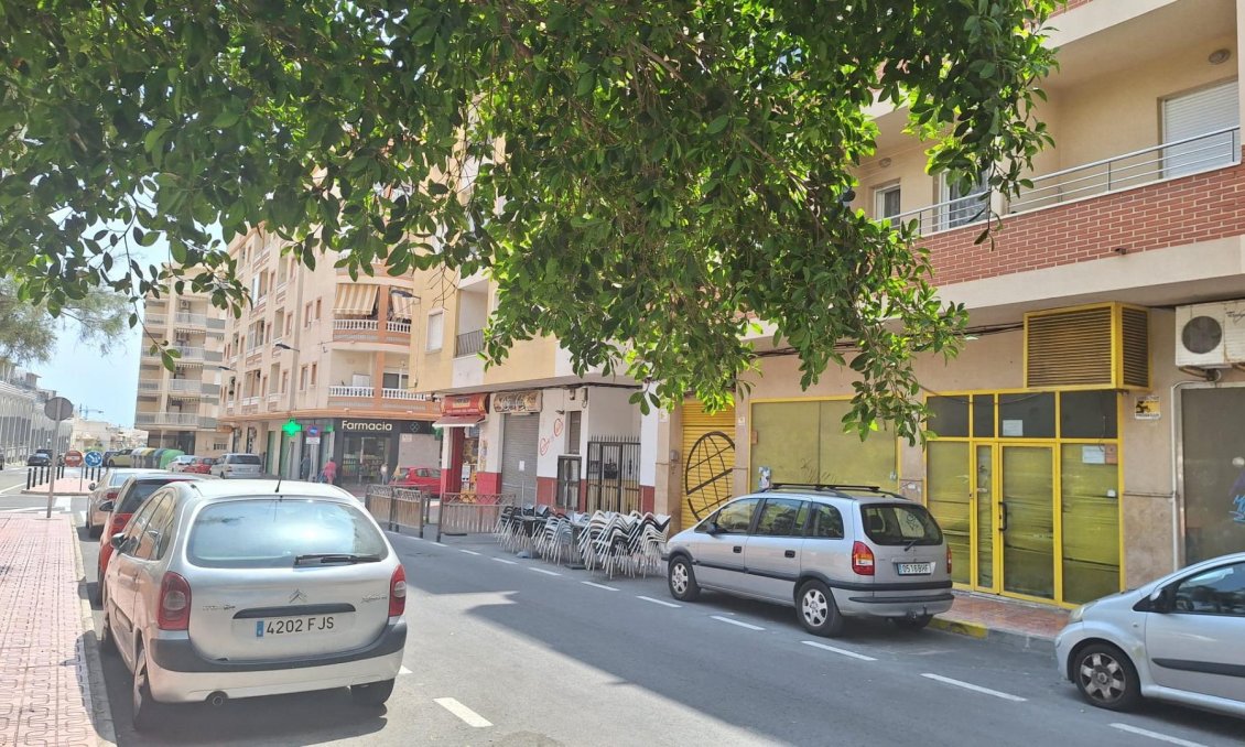 Használt Ingatlanok - Apartman -
Torrevieja - Playa del Cura
