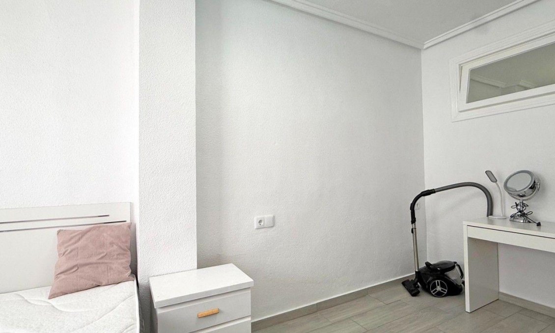 Wiederverkauf - Wohnung -
Torrevieja - Playa del Cura