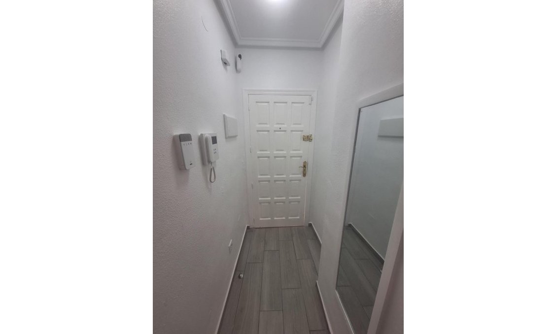 Wiederverkauf - Wohnung -
Torrevieja - Playa del Cura