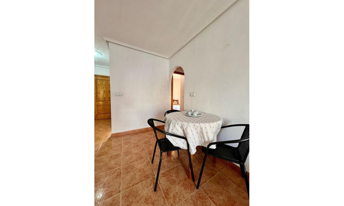 Segunda mano - Apartamento -
Torrevieja - Playa de los Locos