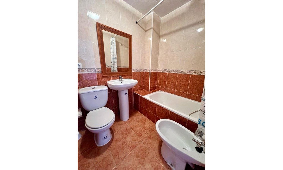 Segunda mano - Apartamento -
Torrevieja - Playa de los Locos