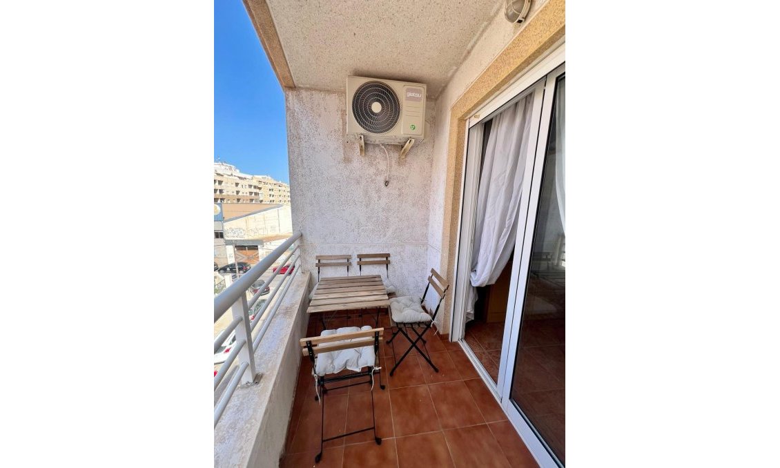 Segunda mano - Apartamento -
Torrevieja - Playa de los Locos