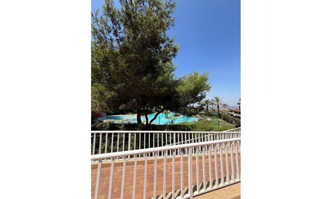 Segunda mano - Villa -
Gran Alacant - Avda. Mediterraneo
