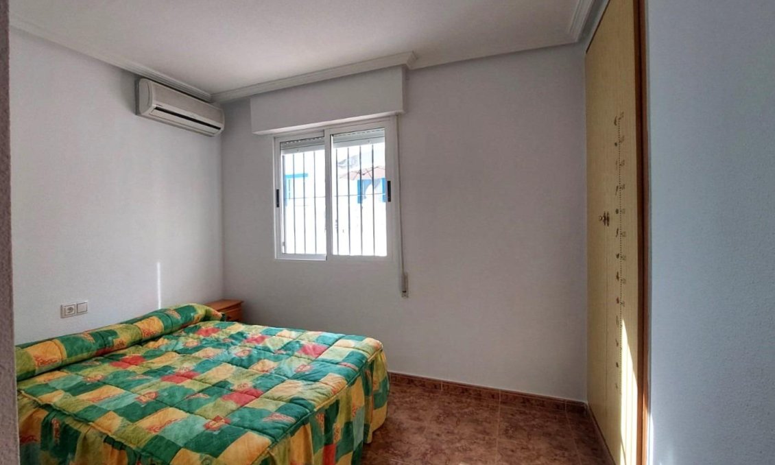 Segunda mano - Villa -
Torrevieja - Costa Blanca