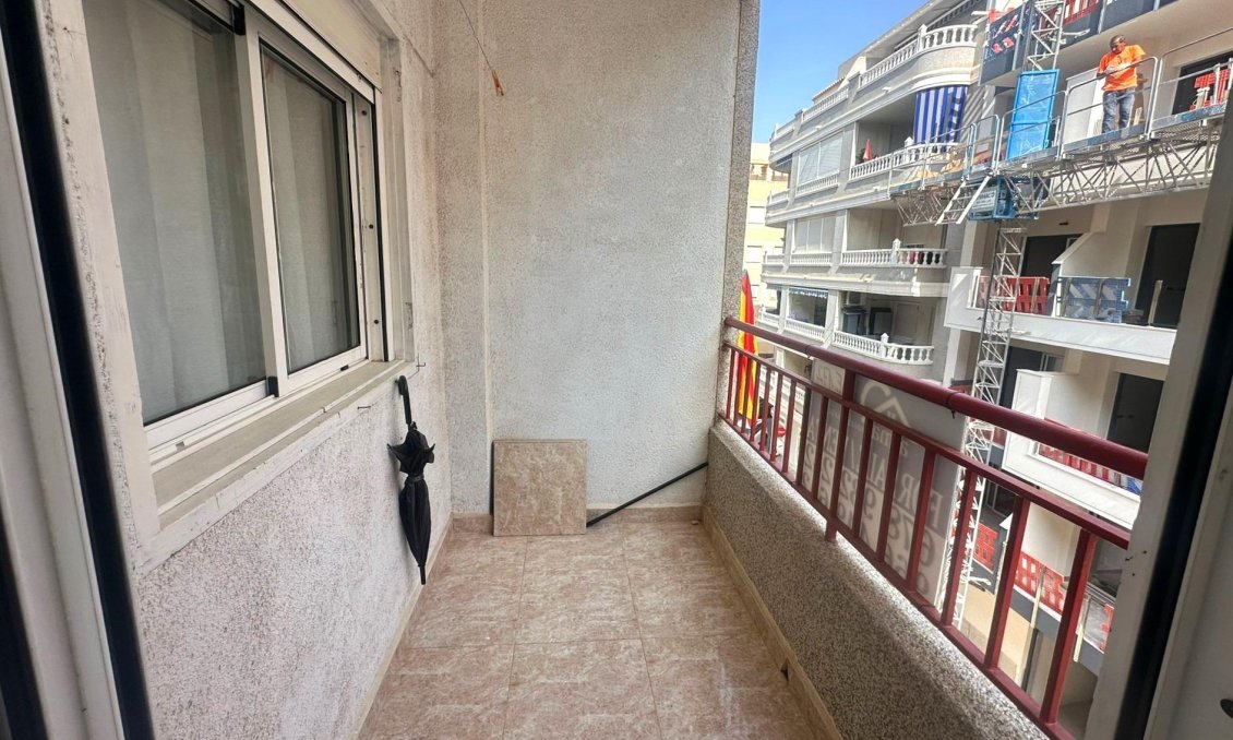 Revente - Appartement -
Torrevieja - Centro