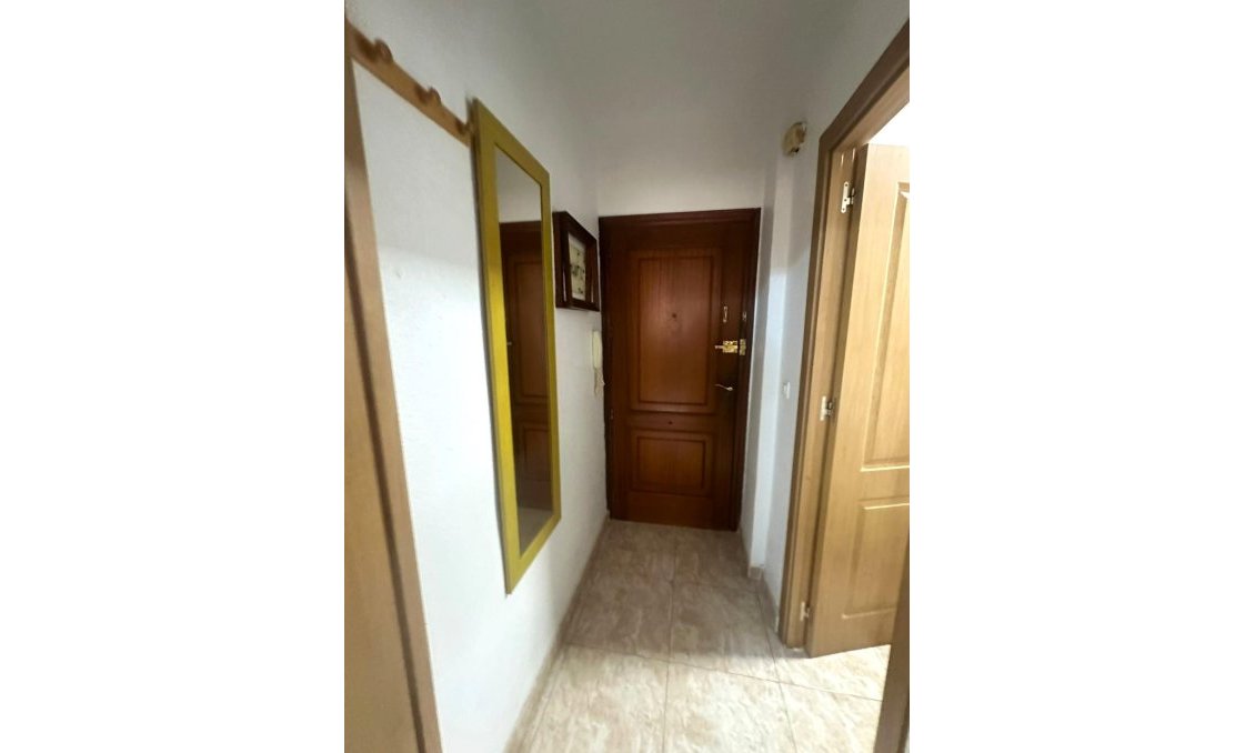 Revente - Appartement -
Torrevieja - Centro