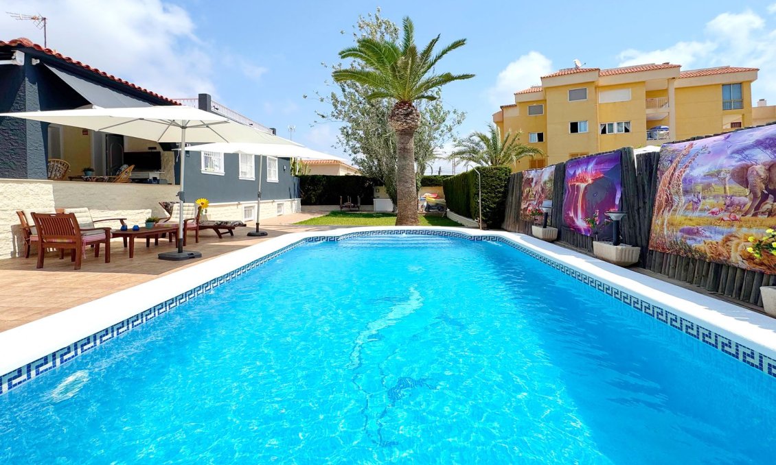 Segunda mano - Villa -
Torrevieja - Costa Blanca