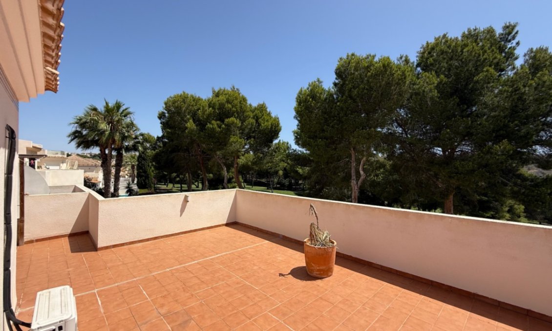 Wiederverkauf - Villa -
Orihuela - Inland