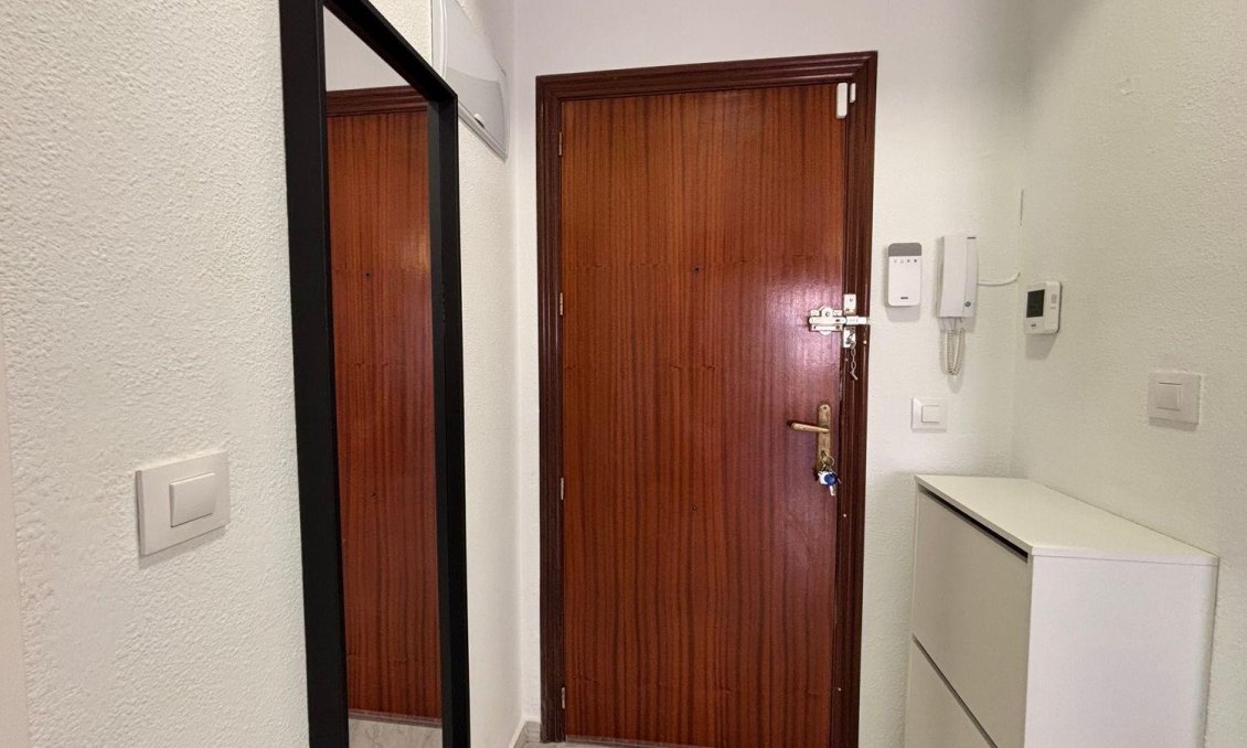 Wiederverkauf - Wohnung -
Torrevieja - Playa del Cura