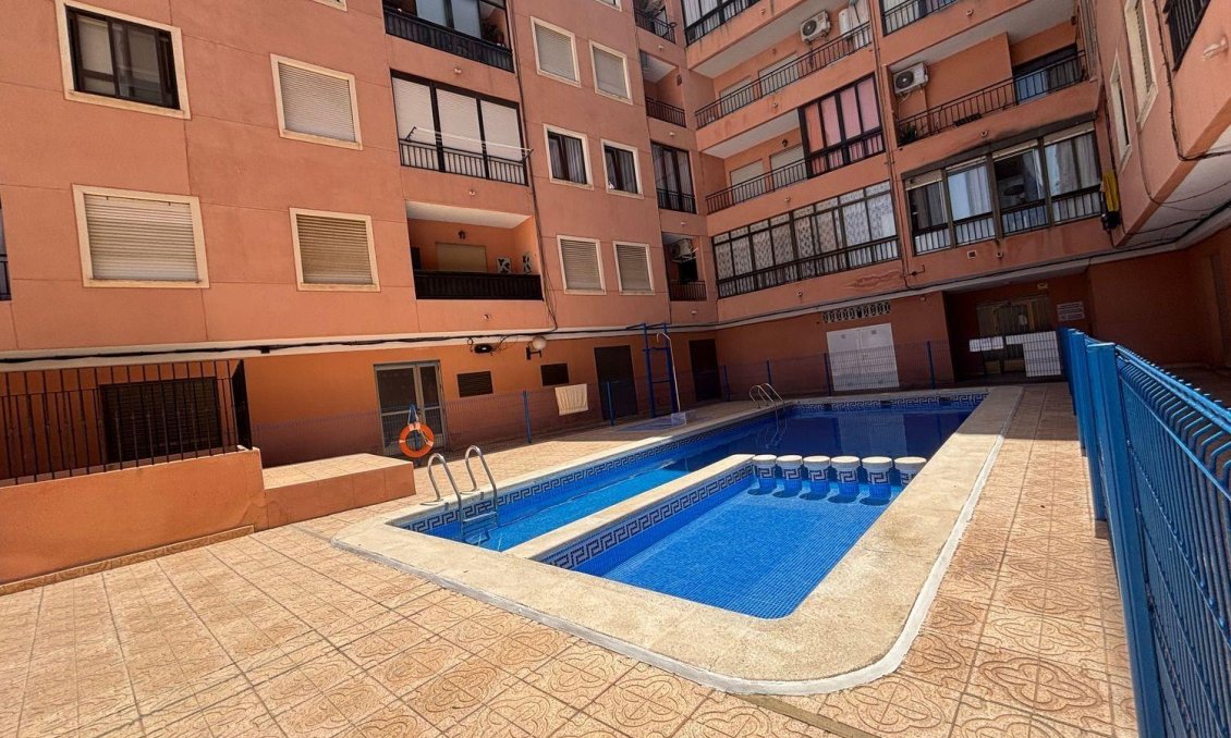 Wiederverkauf - Wohnung -
Torrevieja - Playa del Cura