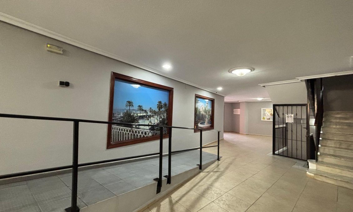 Wiederverkauf - Wohnung -
Torrevieja - Playa del Cura