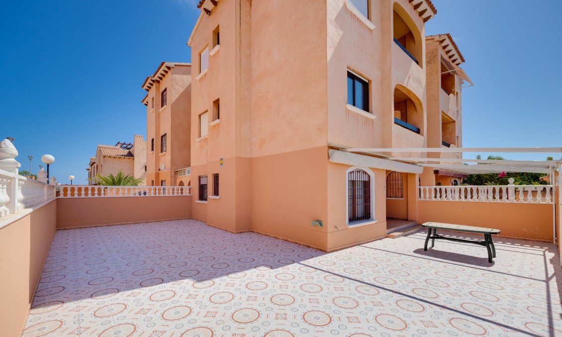 Segunda mano - Bungalow -
Torrevieja - Torrejón