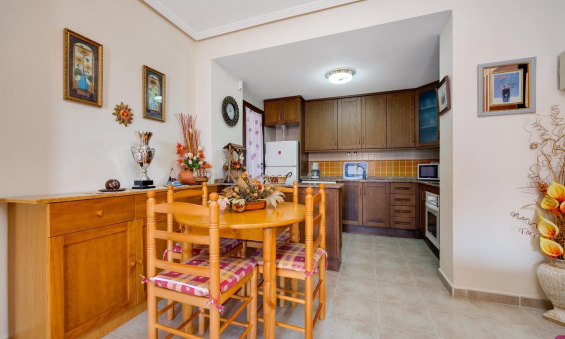 Segunda mano - Bungalow -
Torrevieja - Torrejón