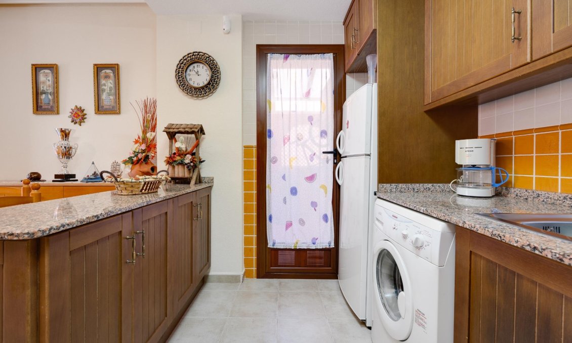 Segunda mano - Bungalow -
Torrevieja - Torrejón