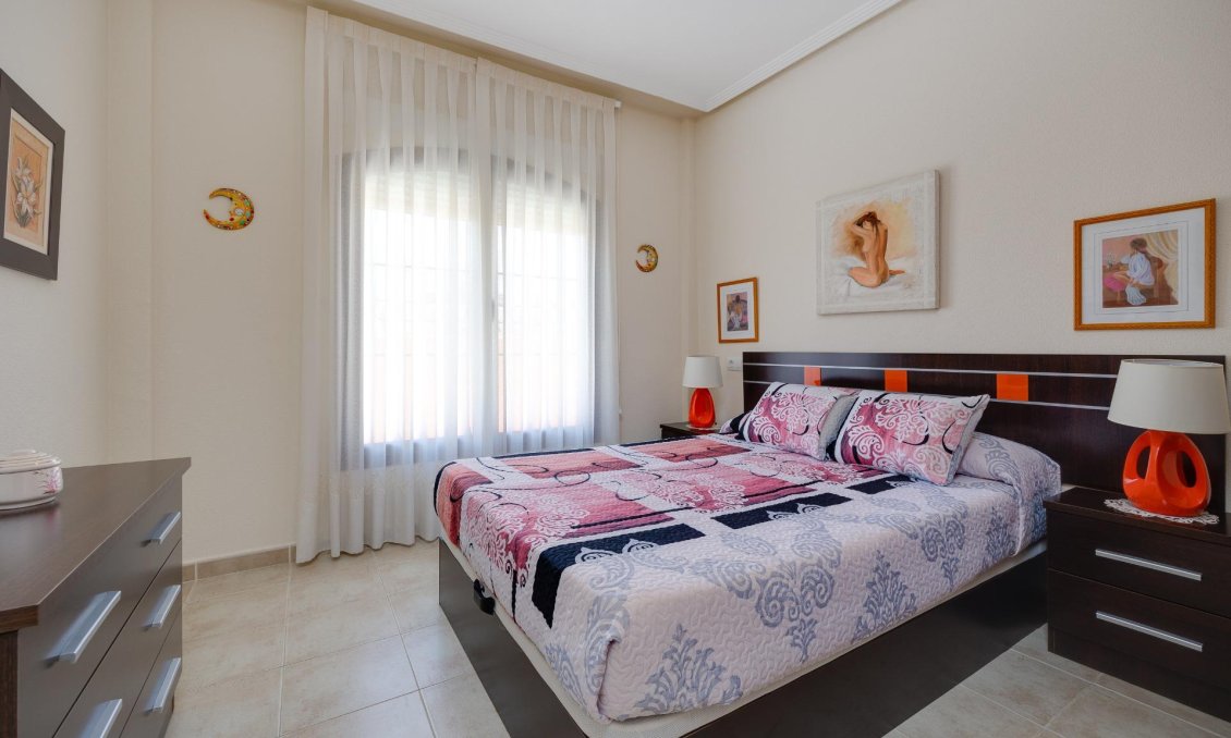 Segunda mano - Bungalow -
Torrevieja - Torrejón