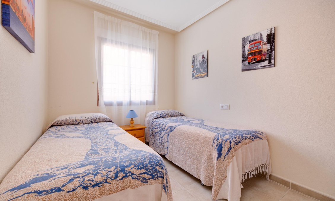 Segunda mano - Bungalow -
Torrevieja - Torrejón