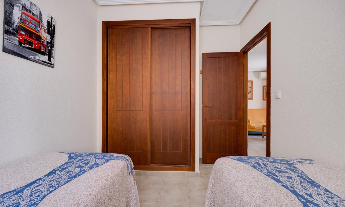 Segunda mano - Bungalow -
Torrevieja - Torrejón