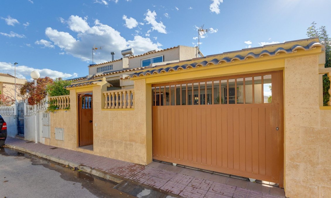 Segunda mano - Town House -
Torrevieja - Aguas Nuevas 2