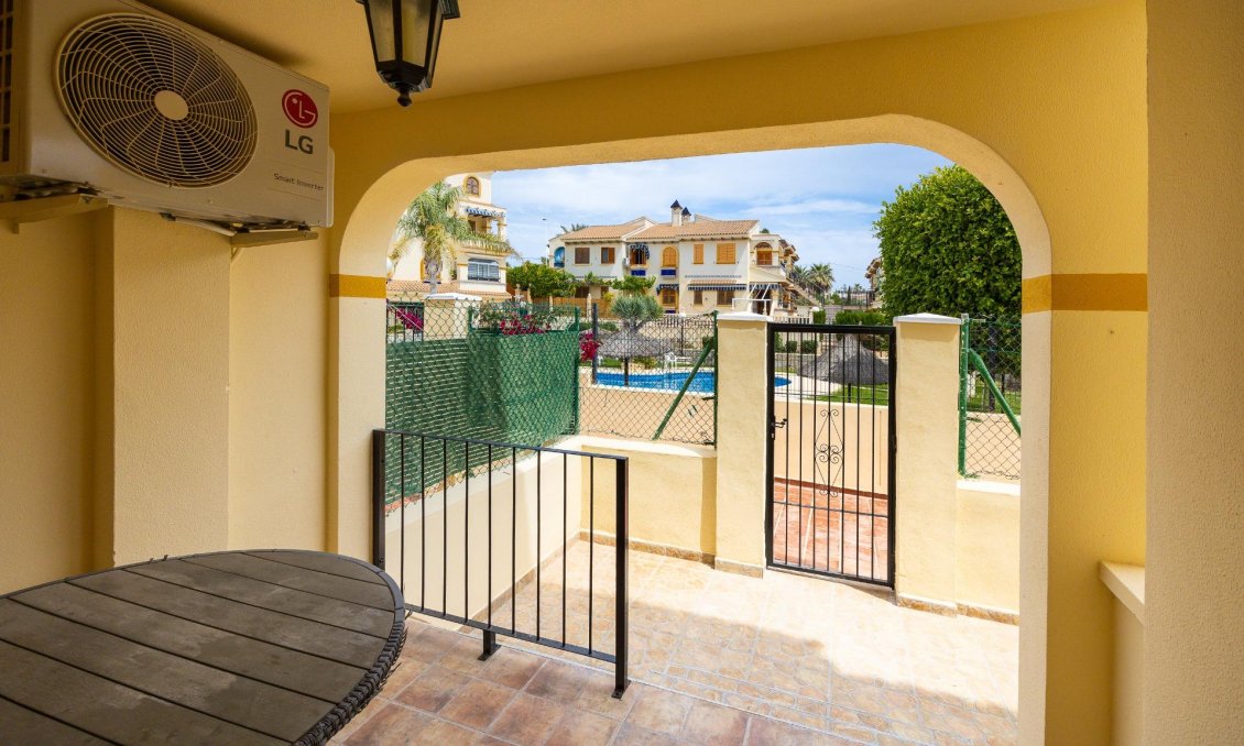 Segunda mano - Bungalow -
Torrevieja - Torre La Mata