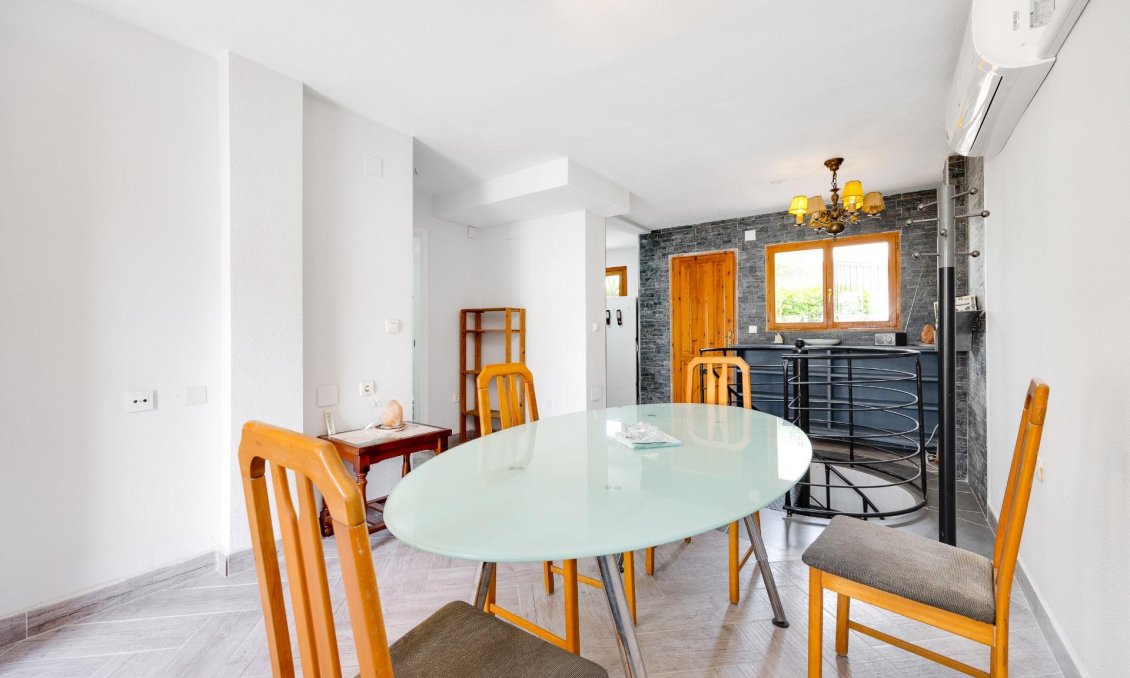 Segunda mano - Bungalow -
Torrevieja - Torre La Mata