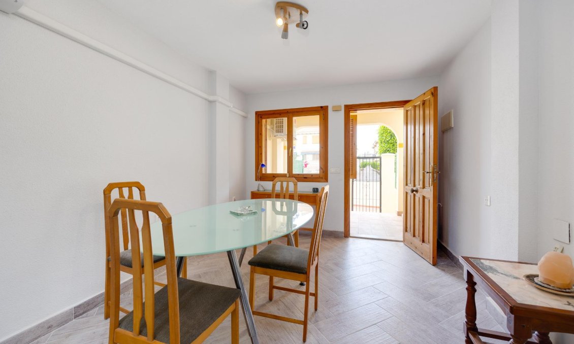 Segunda mano - Bungalow -
Torrevieja - Torre La Mata