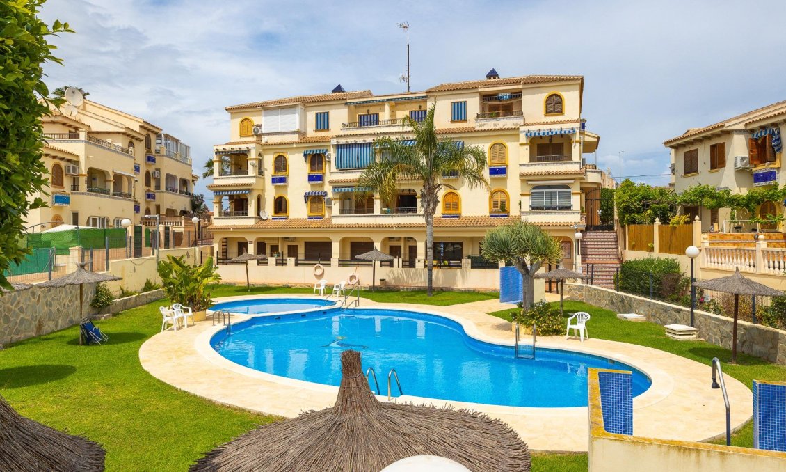 Segunda mano - Bungalow -
Torrevieja - Torre La Mata