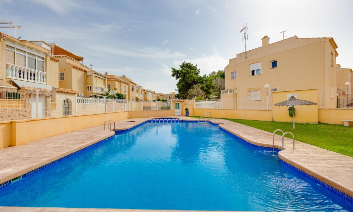 Wiederverkauf - Bungalow -
Torrevieja - Aguas Nuevas