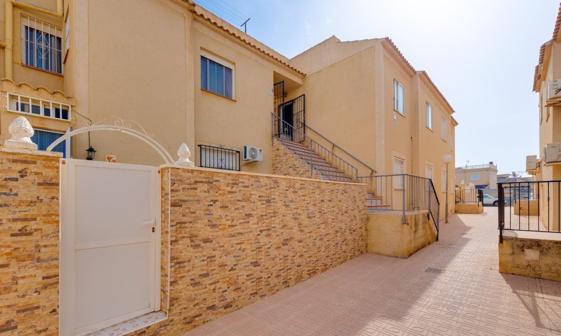 Wiederverkauf - Bungalow -
Torrevieja - Aguas Nuevas