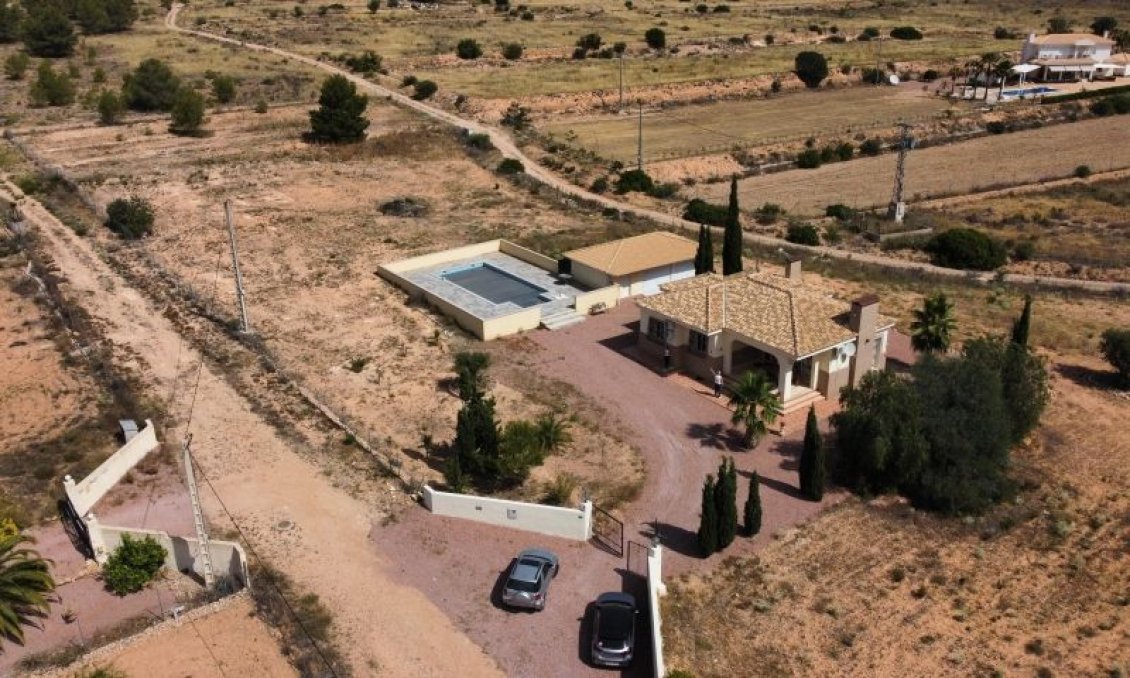 Segunda mano - Villa -
Hondón de las Nieves - Inland