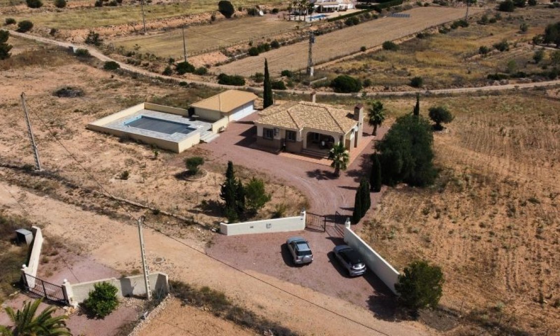 Segunda mano - Villa -
Hondón de las Nieves - Inland